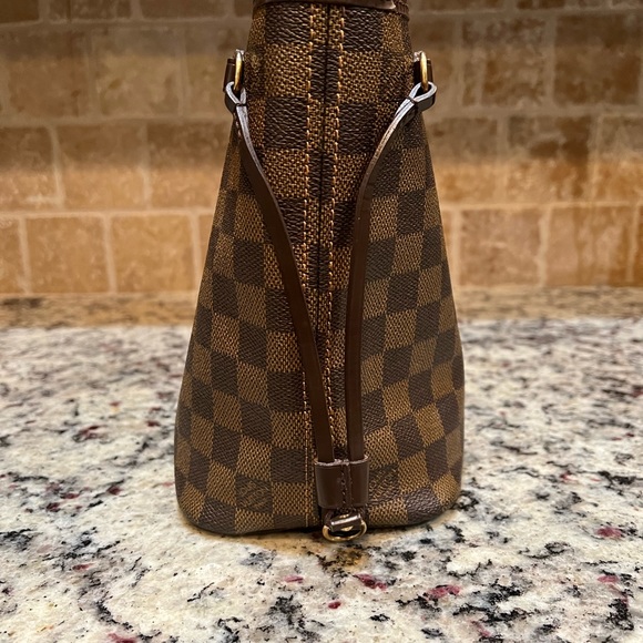 LV never full pm like new condition - Picture 3 of 11